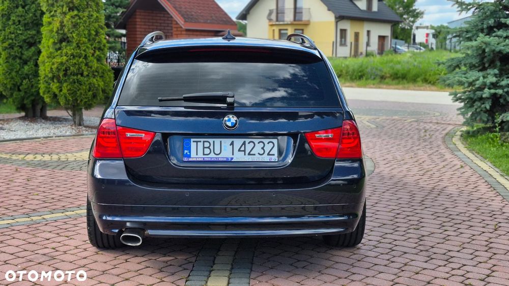 BMW Seria 3 320d xDrive - 24