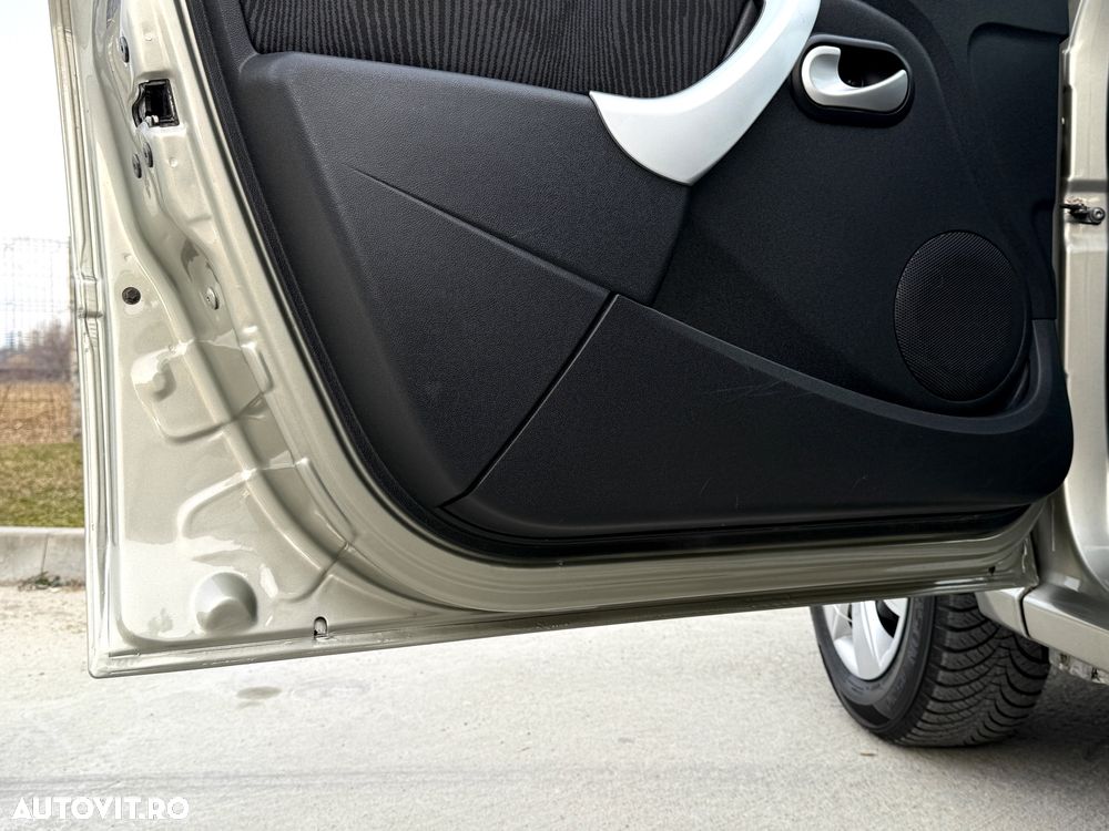 Dacia Logan 1.6 16V Laureate - 19