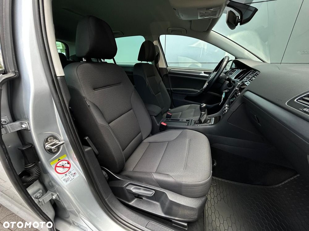 Volkswagen Golf 1.5 TSI BMT Comfortline - 17