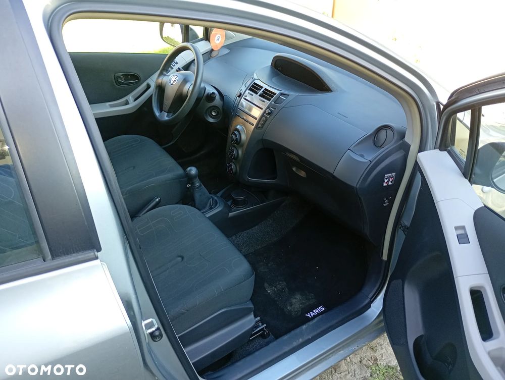 Toyota Yaris 1.0 Entry - 9