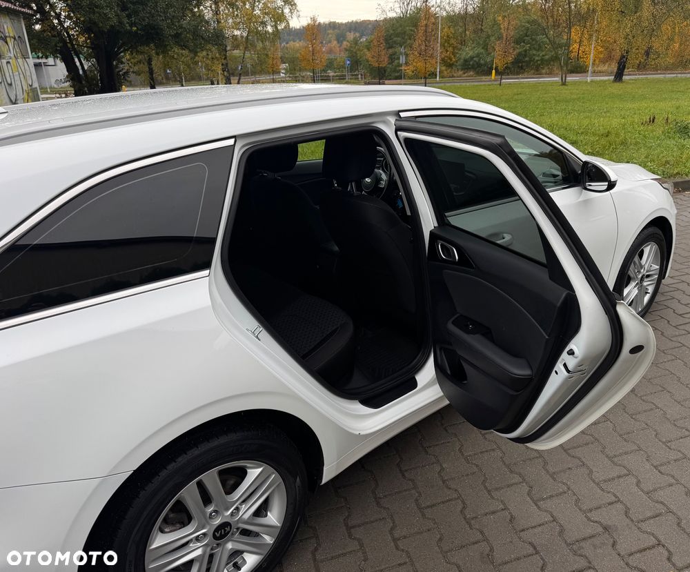 Kia Ceed 1.6 CRDi Eco-Dynamics+ (48V Mild-Hybrid) DCT7 Vision - 20