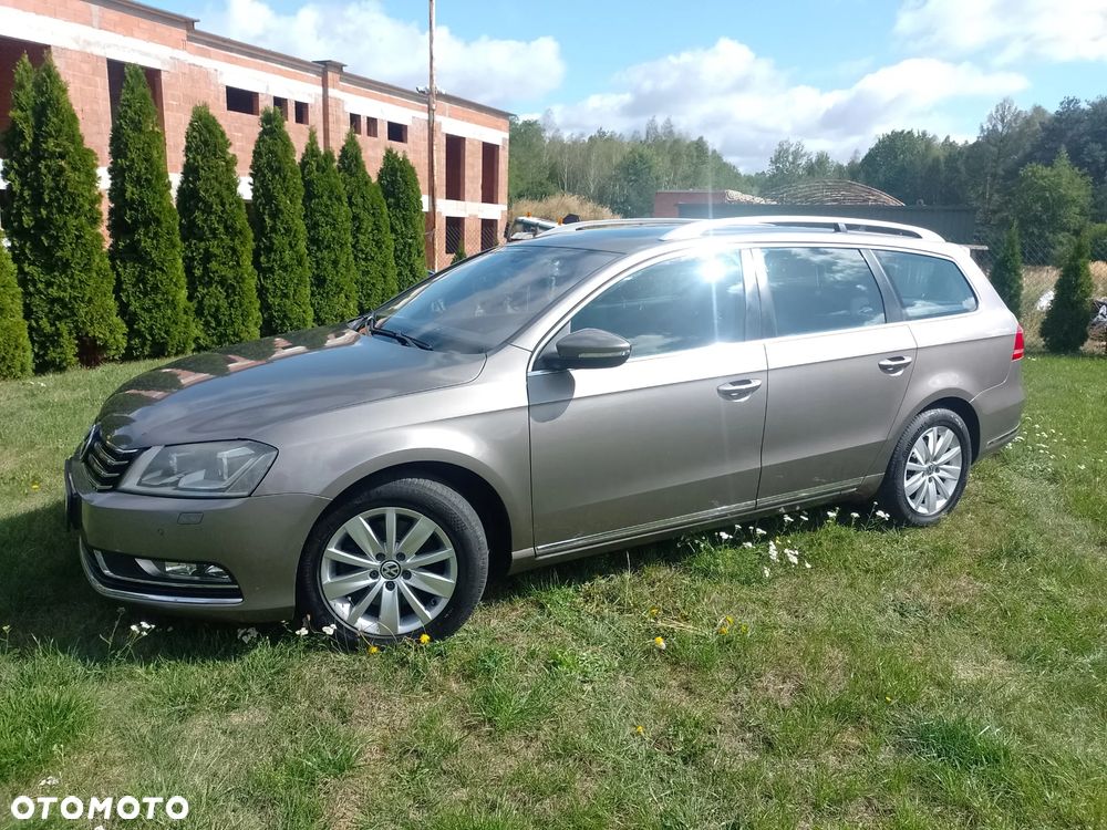 Volkswagen Passat - 1