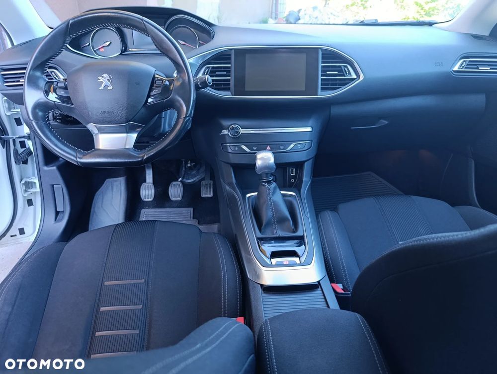 Peugeot 308 1.6 e-HDi Allure S&S - 14