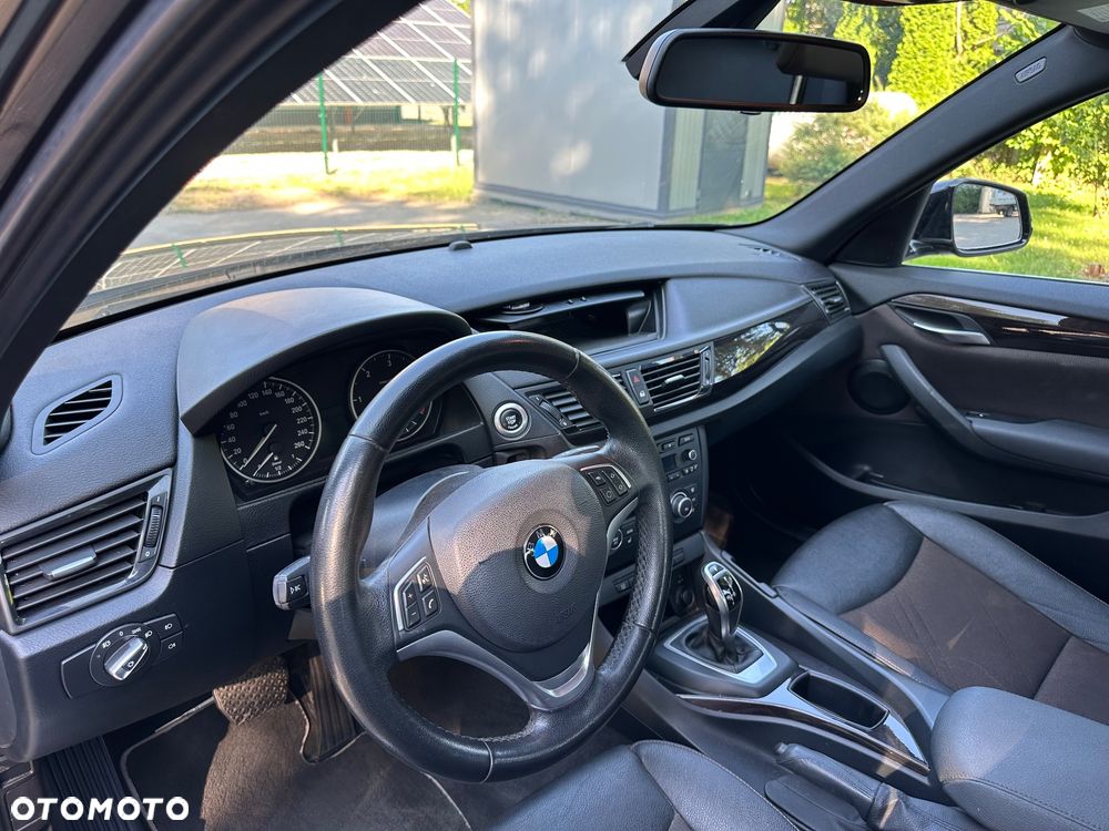 BMW X1 xDrive18d xLine - 17