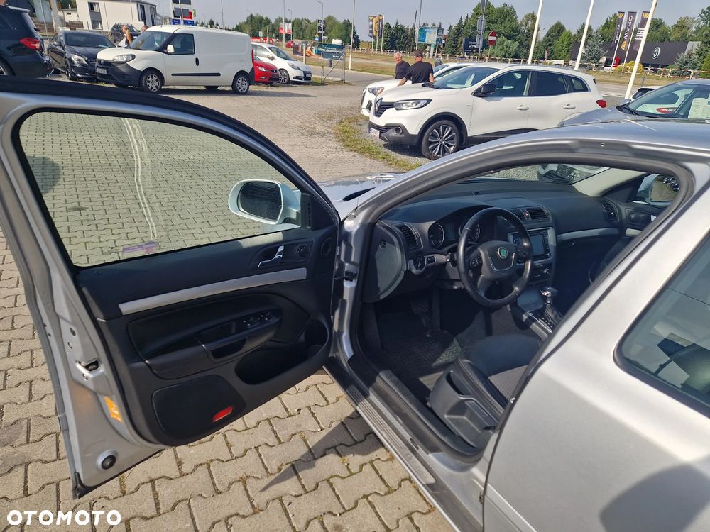 Skoda Octavia 2.0 TSI DSG RS - 11