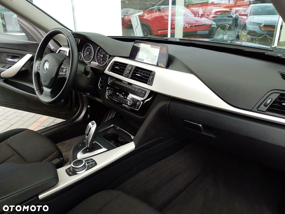 BMW Seria 3 320i GPF xDrive - 10