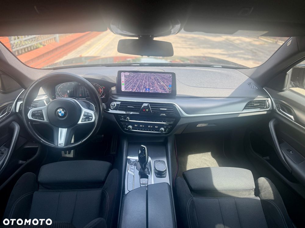 BMW Seria 5 520d xDrive mHEV M Sport sport - 7
