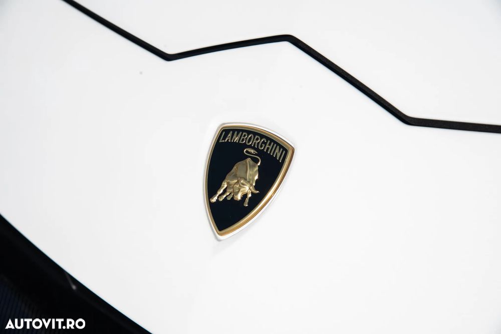 Lamborghini URUS Standard - 19