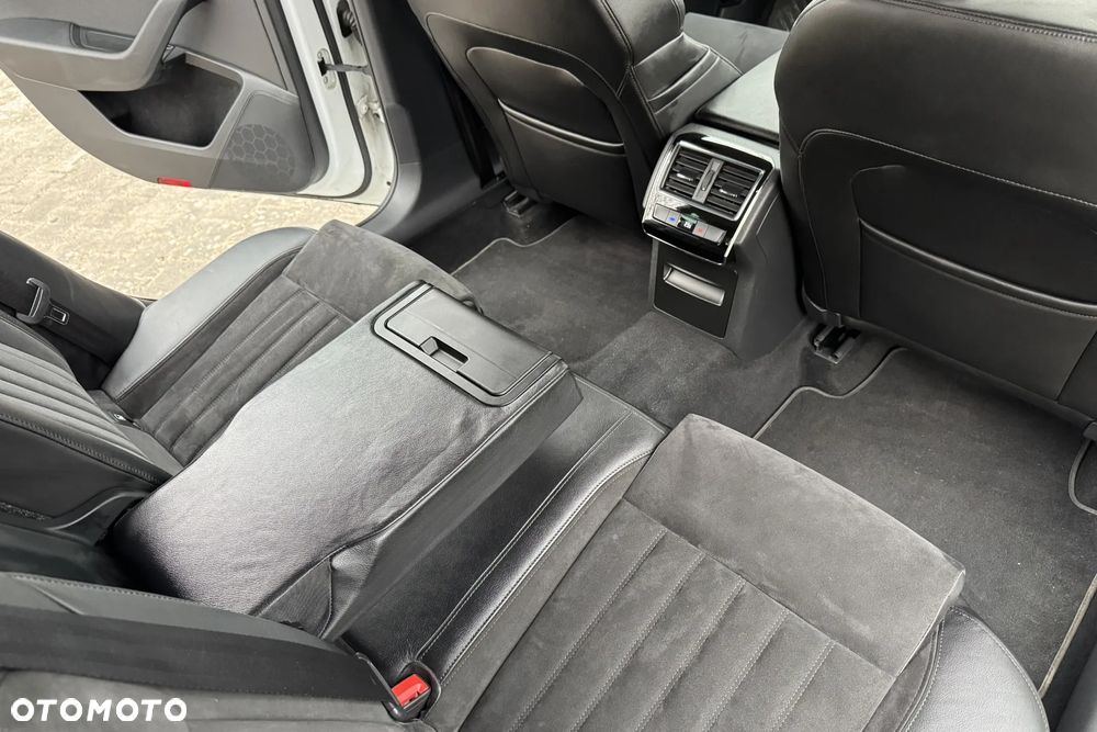 Skoda Superb 2.0 TDI Sportline - 13