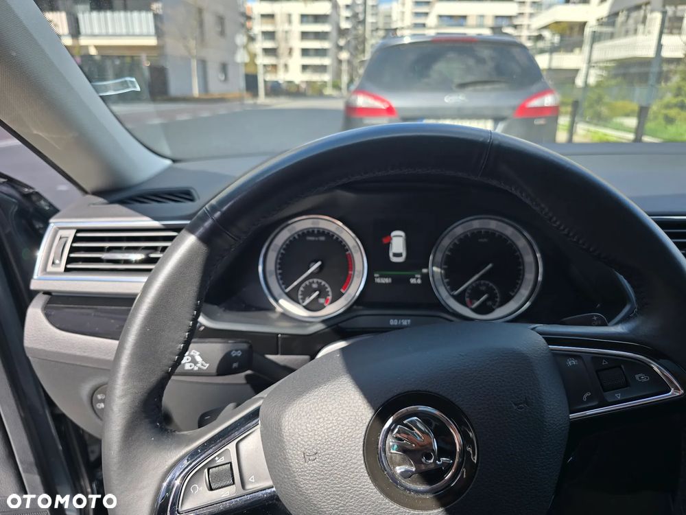 Skoda Superb 2.0 TSI 4x4 L&K DSG - 9