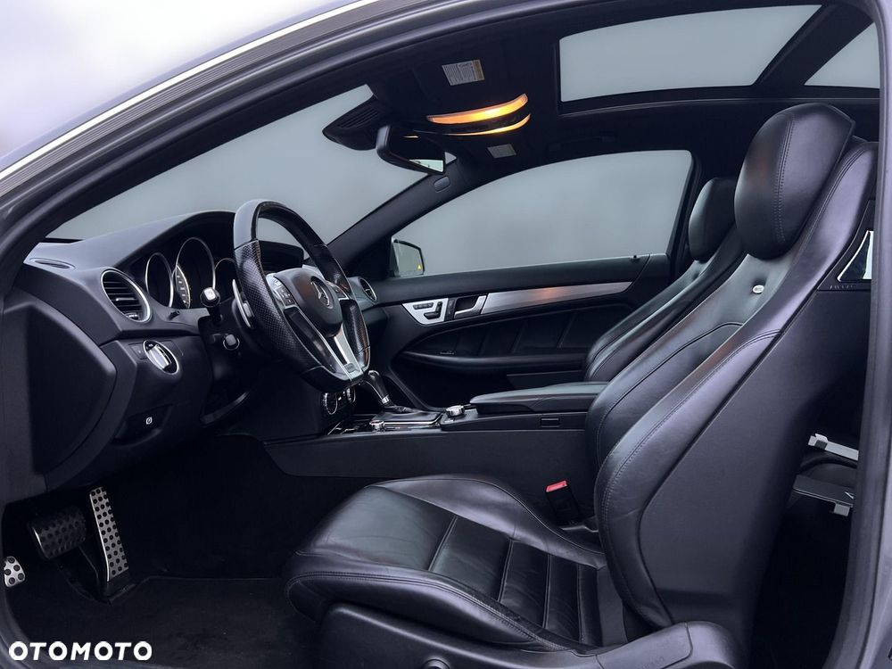 Mercedes-Benz Klasa C 63 AMG - 13