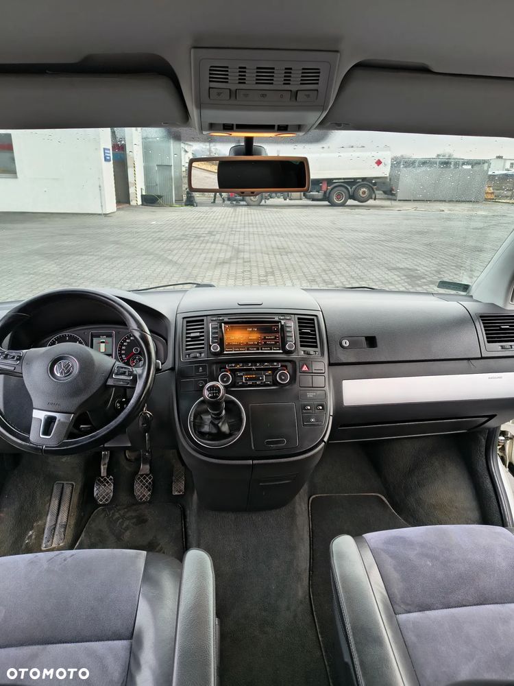 Volkswagen Multivan - 12