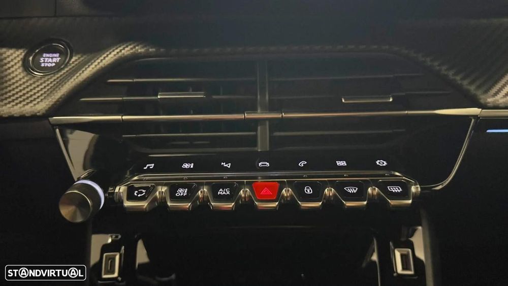 Peugeot 208 - 35