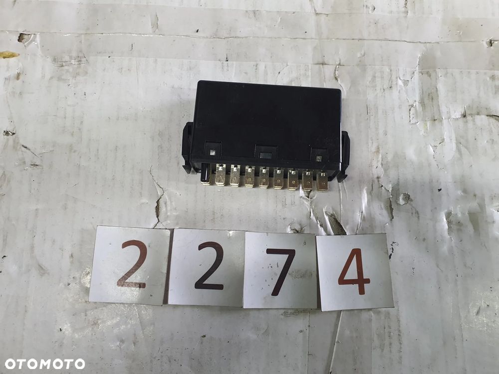 Przekaźnik kierunkowskazów Mercedes Atego Actros Axor Econic 0035443732 - 6