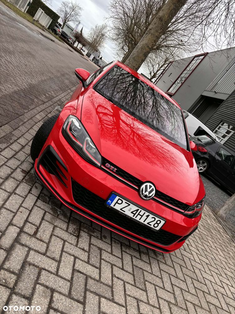 Volkswagen Golf - 3