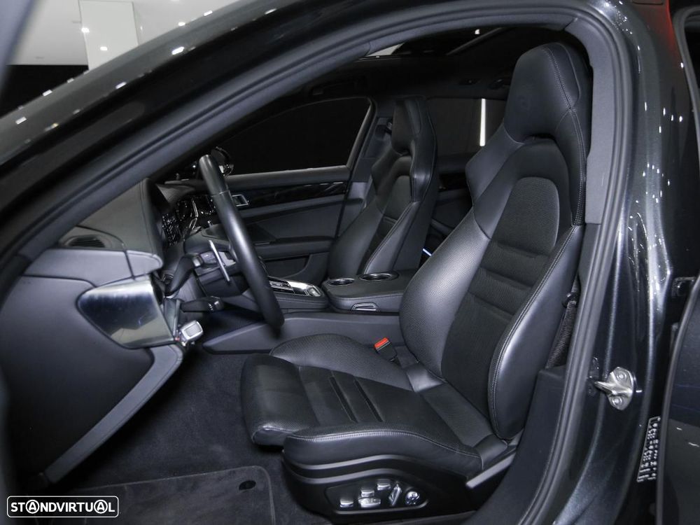 Porsche Panamera Sport Turismo 4S E-Hybrid - 12