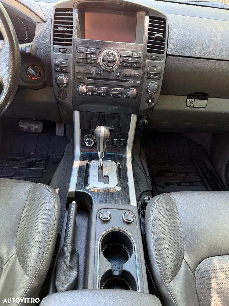 Nissan Pathfinder 2.5 dCi DPF All Mode 4X4 SE Aut. - 32