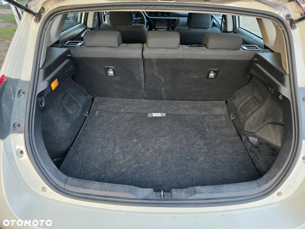 Toyota Auris 2016 photo 5