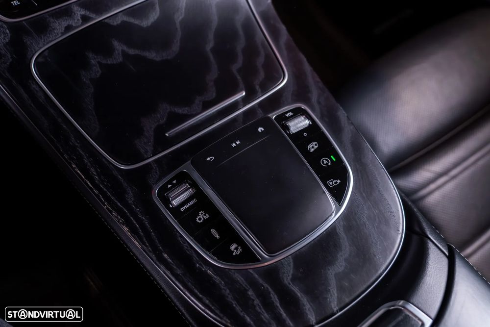 Mercedes-Benz E 53 AMG 4Matic+ - 29