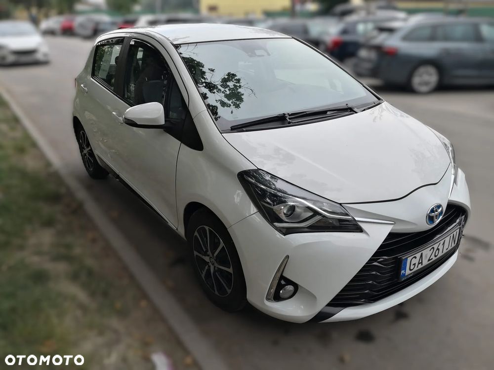 Toyota Yaris Hybrid 100 Premium EU6 - 5