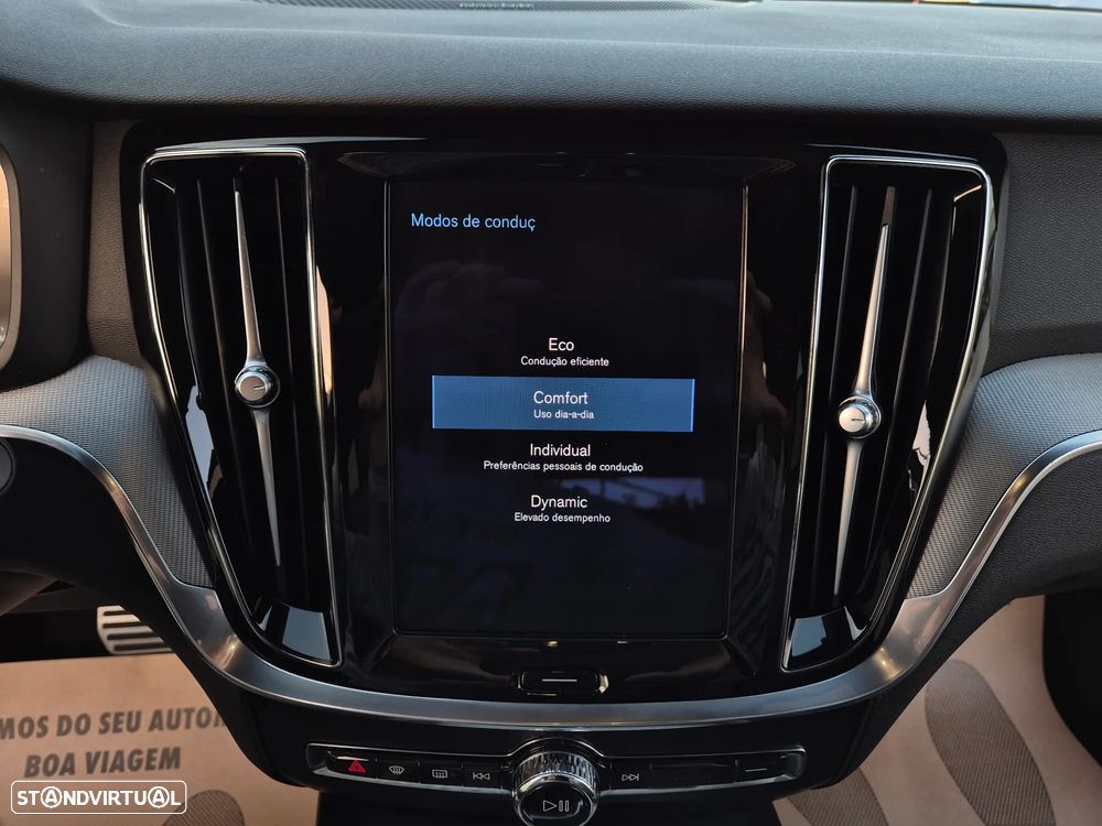 Volvo V60 2.0 B4 R-Design Geartronic - 35