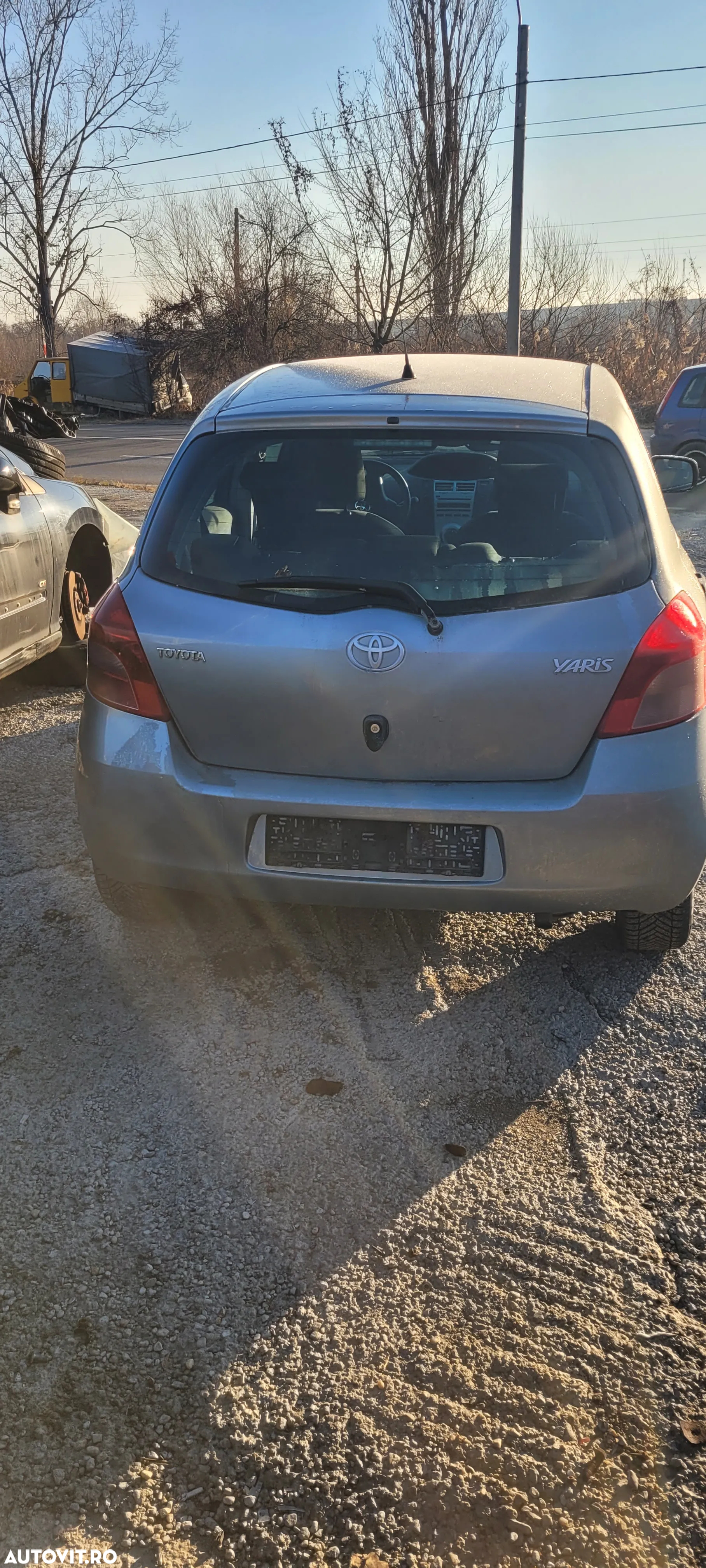 Dezmembrez toyota yaris 2008 - 2