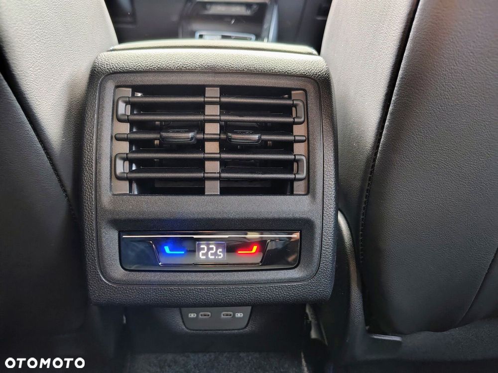 Volkswagen Golf - 25