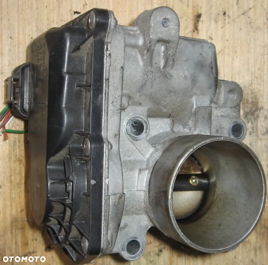 przepustnica CLIO III 1.2 8V RENAULT 8200568712C - 5