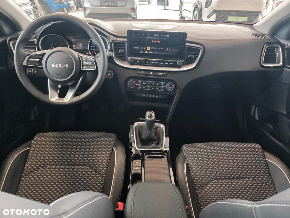 Kia Ceed - 16