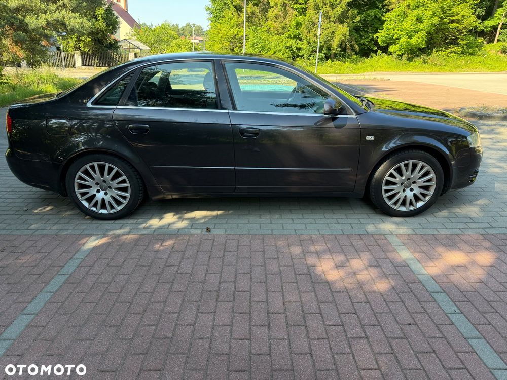 Audi A4 Limousine - 6