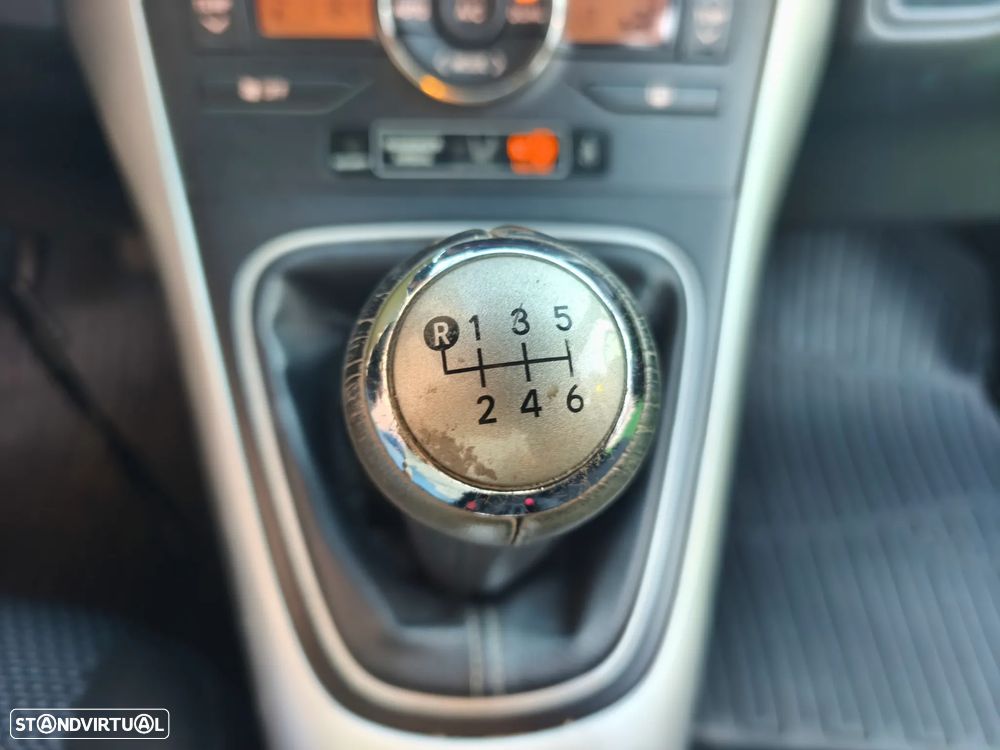 Toyota Auris 1.4 VVT-i AC+VSC - 8