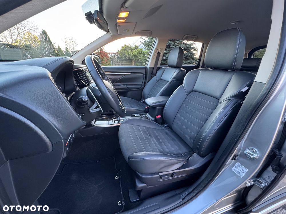 Mitsubishi Outlander - 34