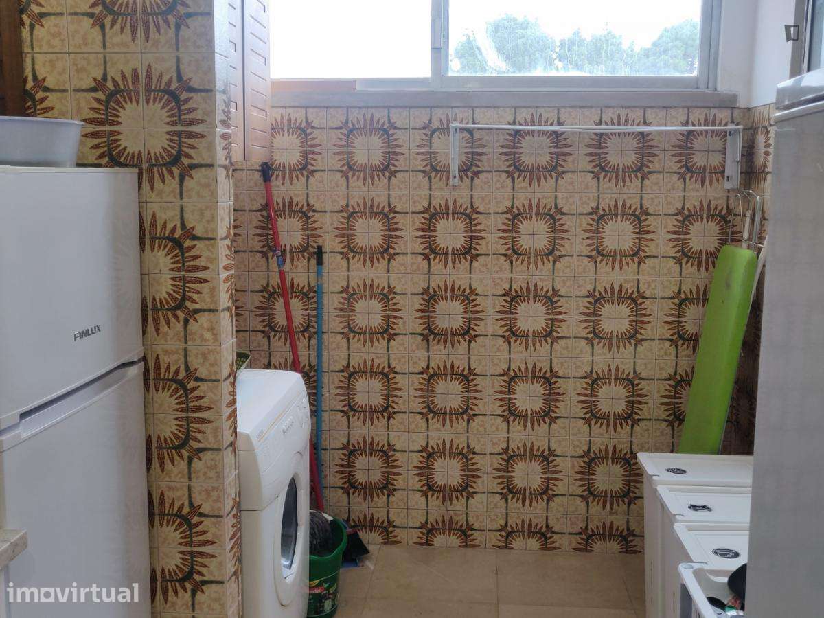 Quarto - localizado em Lumiar Lisbon - Grande imagem: 4/13