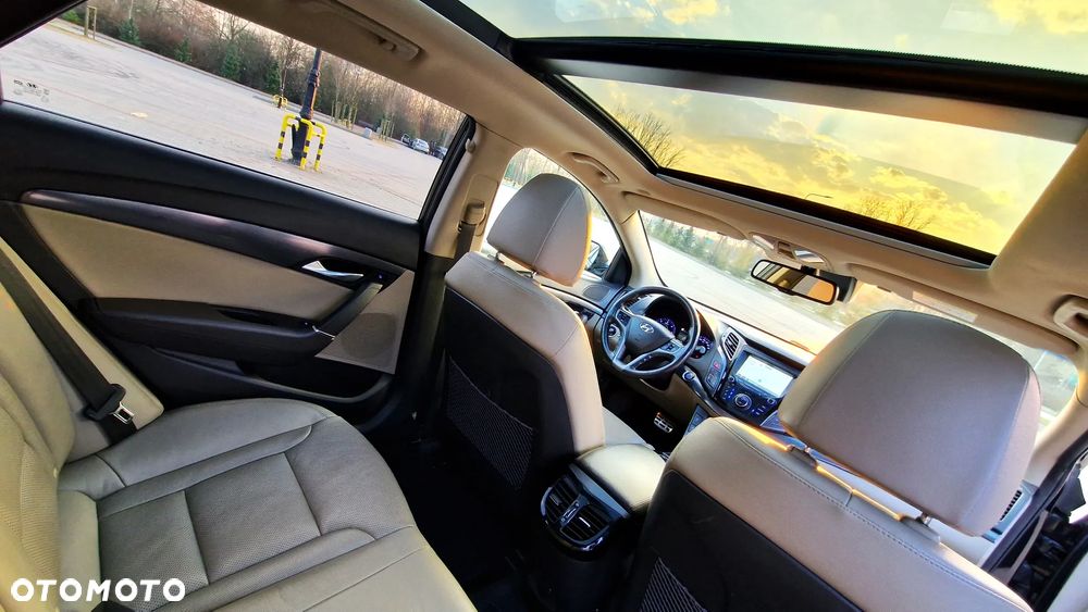 Hyundai i40 1.7 CRDi Premium DCT - 1