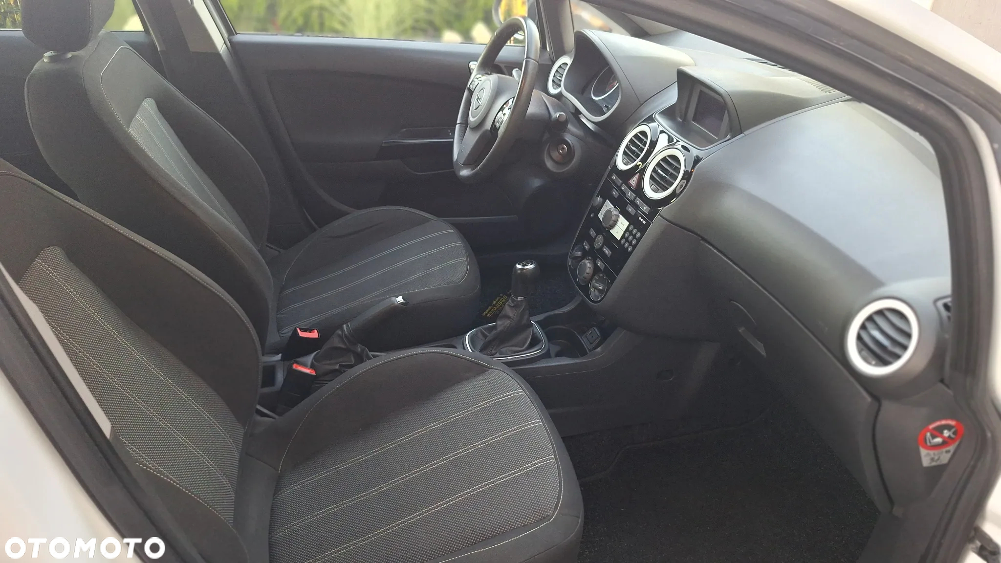Opel Corsa 1.4 16V Sport - 34