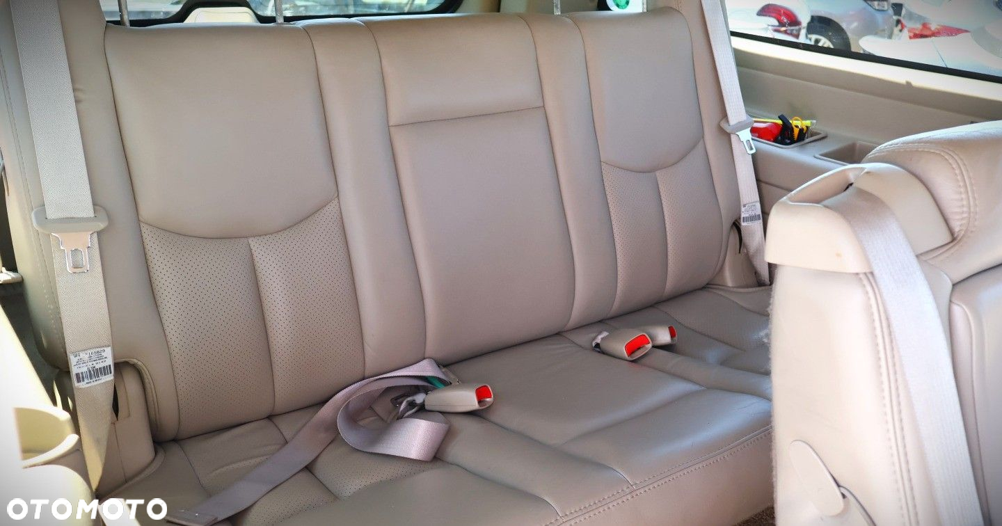 Cadillac Escalade - 17
