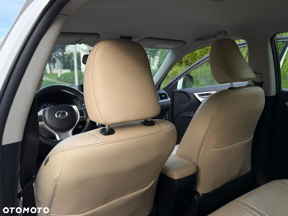 Lexus CT 200h Prestige - 17
