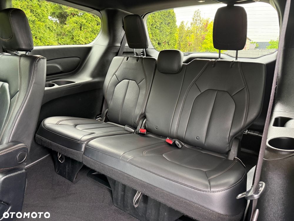 Chrysler Pacifica - 15