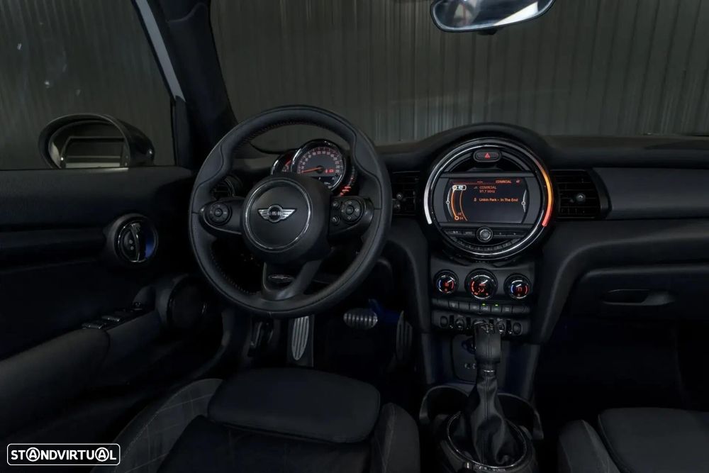 MINI 5 Portas Cooper D Auto - 10