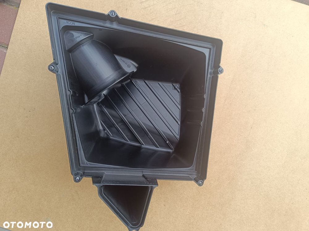 Obudowa filtra powietrza BMW X3 G45 - dolna część - 3