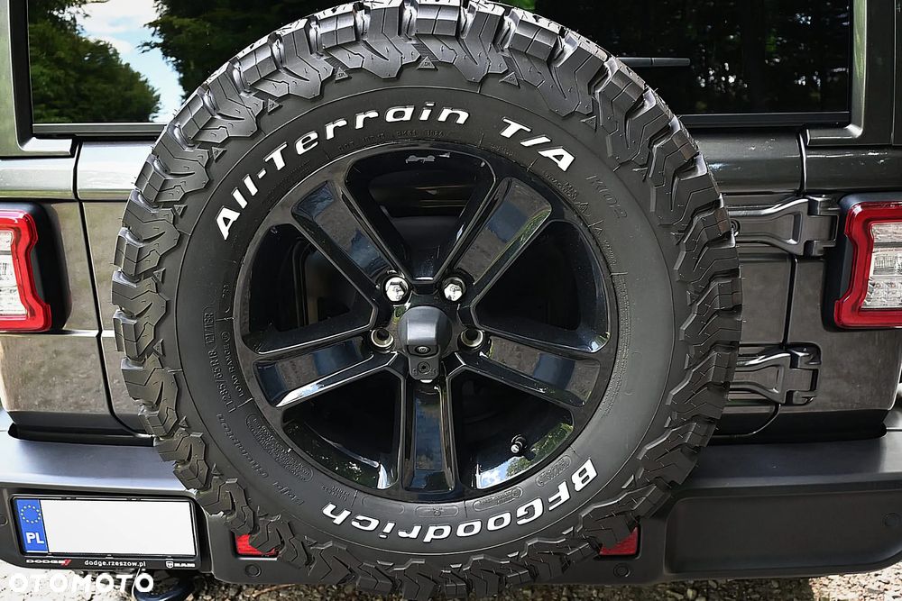 Jeep Wrangler - 11