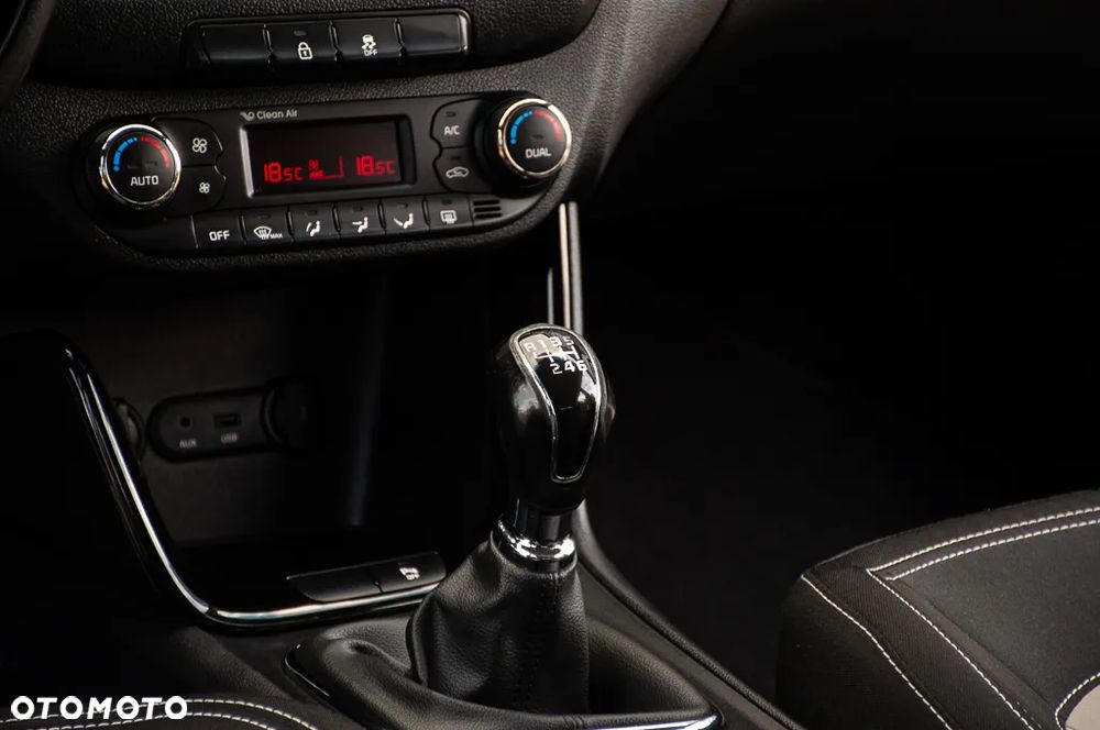 Kia Ceed 1.6 GDI ISG SW Platinum Edition - 34