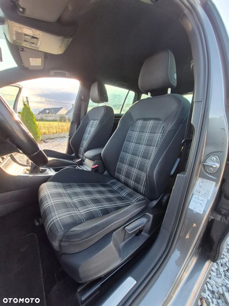 Volkswagen Golf - 18