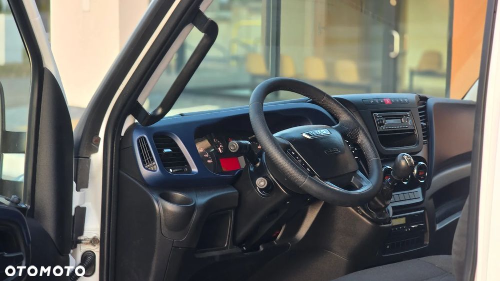 Iveco DAILY 3.0 180KM 10EP 72C18❗❗ŁADOWNOŚĆ 4 TONY / ZABUDOWA UNICAR 5M / SKRZYNIA OTWARTA / ROSTAW OSI 4.75 MAX / SKRZYNIA MANUALNA / TEMPOMAT / BURTY 40CM / SERWIS ASO / SALON POLSKA / 1 WŁASCICIEL -❗❗ - 7