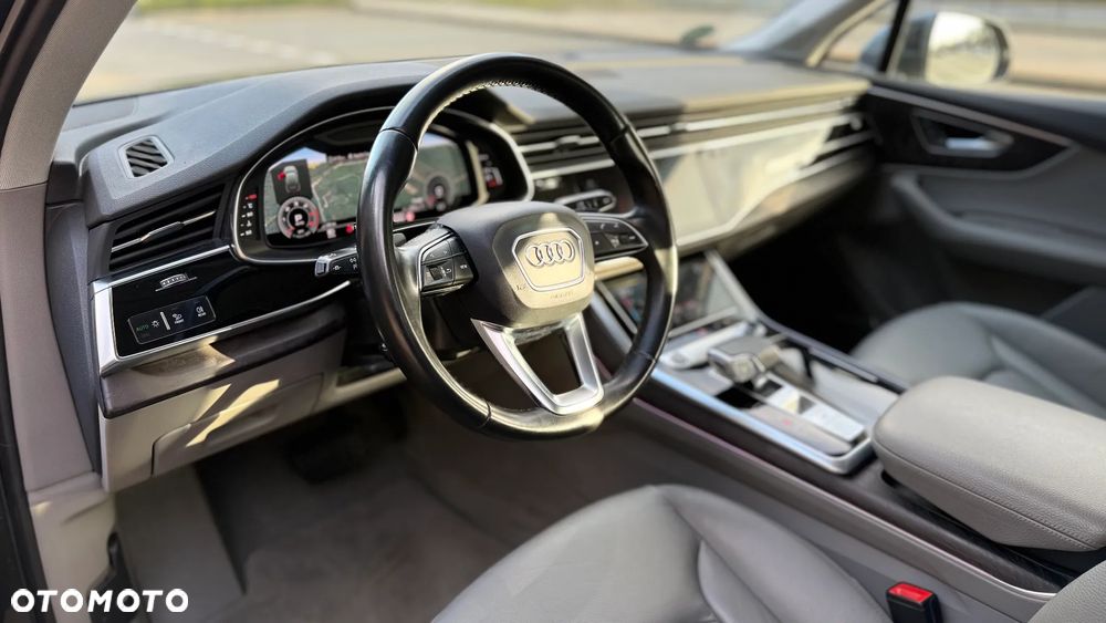 Audi Q7 - 11