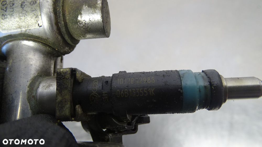 LISTWA WTRYSKOWA AUDI A4 B6 2.0 058133681    06B133551K - 5