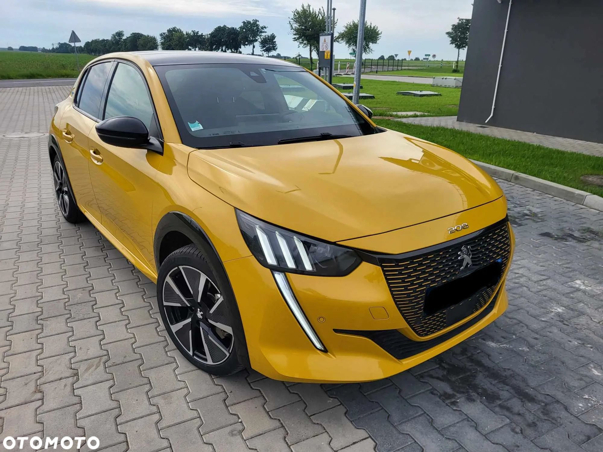 Peugeot 208 e-208 GT Line - 1
