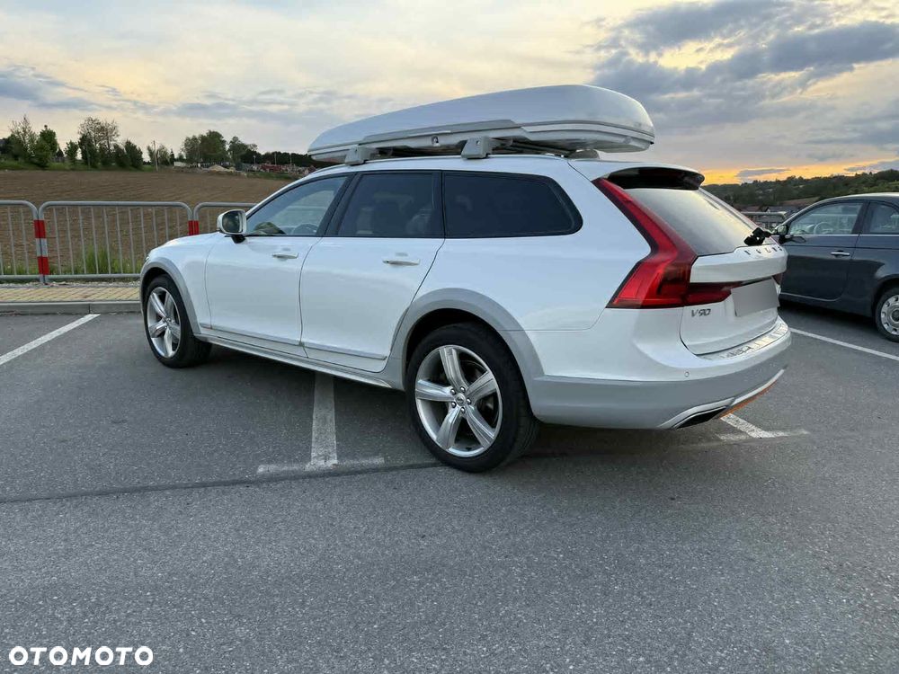 Volvo V90 Cross Country - 4