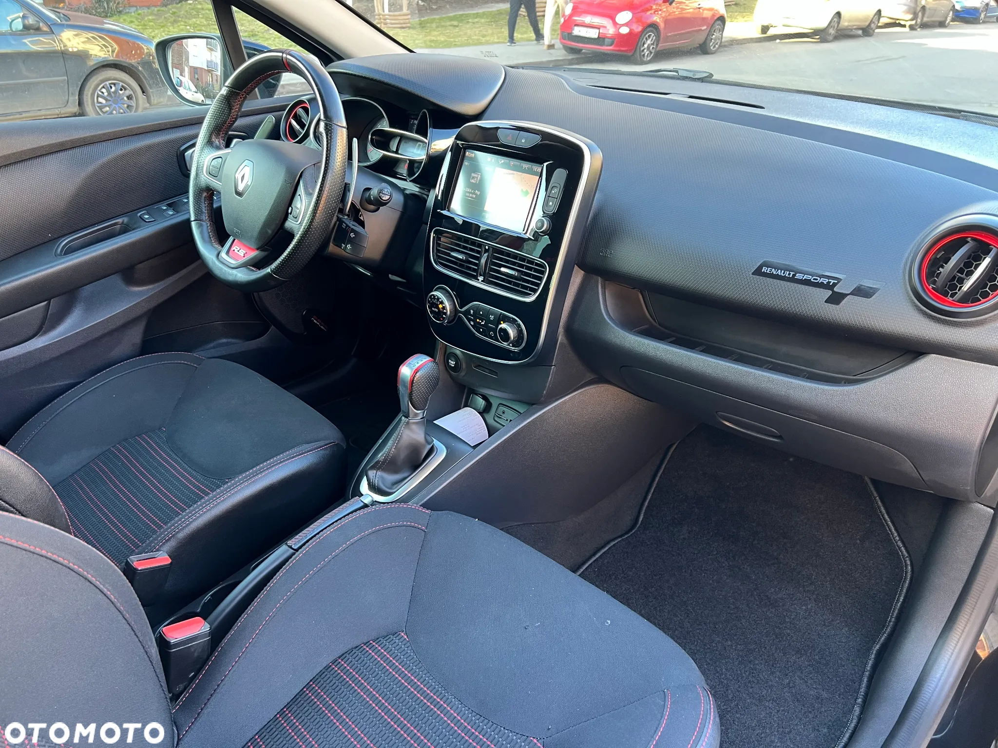 Renault Clio TCe 220 EDC R.S Trophy - 11