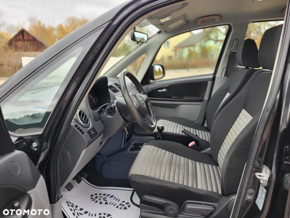 Suzuki SX4 1.5 Comfort - 13